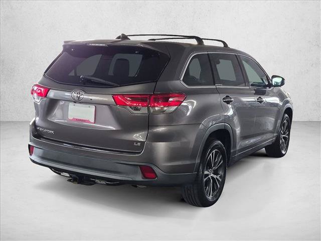 Used 2018 Toyota Highlander Plus FWD image 5