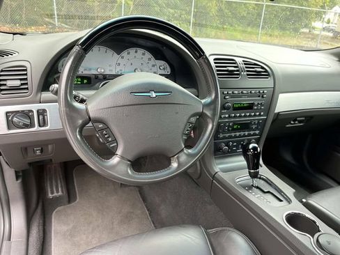 Used 2002 Ford Thunderbird Base image 10