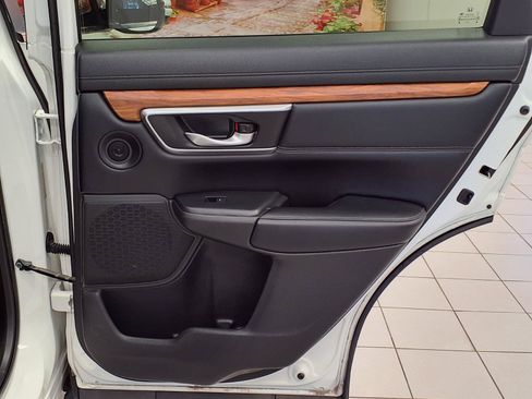 Used 2017 Honda CR-V Touring image 13