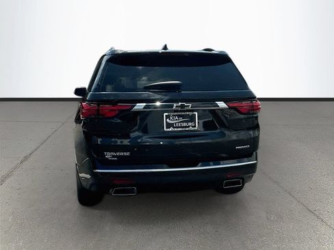 Used 2023 Chevrolet Traverse Premier FWD image 6