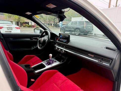 Used 2024 Honda Civic Type R image 18