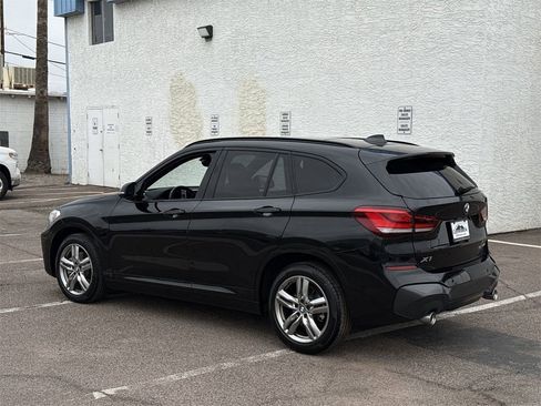 Used 2021 BMW X1 sDrive28i w/ M Sport Package image 4