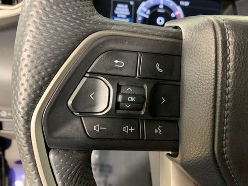Used 2025 Toyota Tundra Limited w/ Power Package AWD/4WD image 19