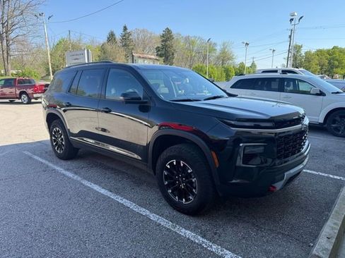 Used 2024 Chevrolet Traverse Z71 w/ LPO, Floor Liner Package image 3