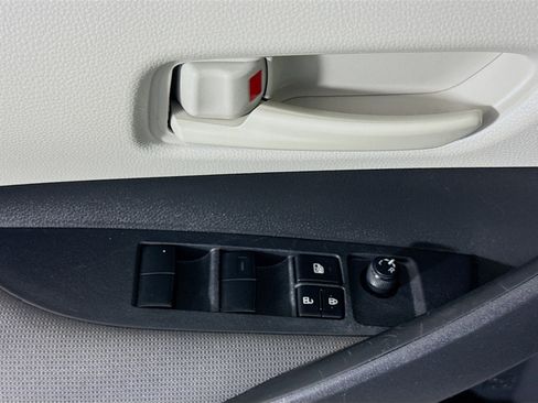 Used 2023 Toyota Corolla LE FWD image 23