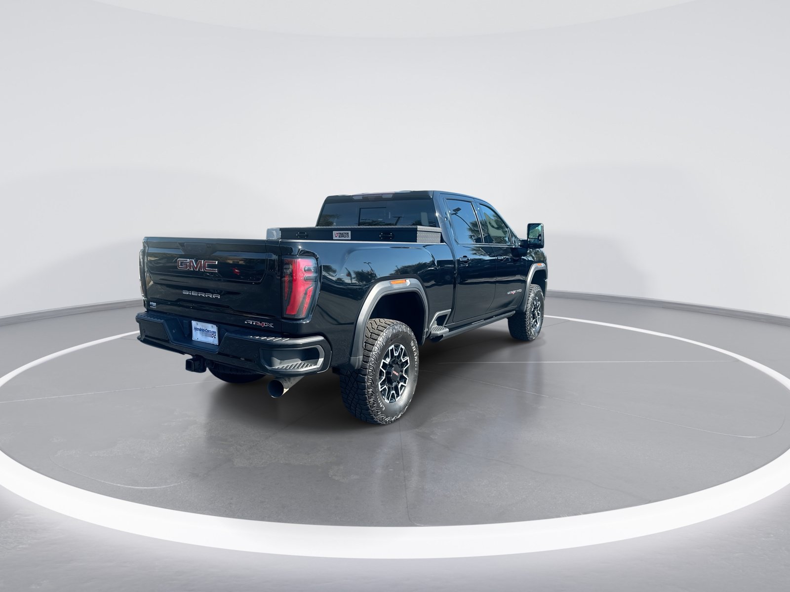 Used 2025 GMC Sierra 2500 AT4X AWD/4WD image 9
