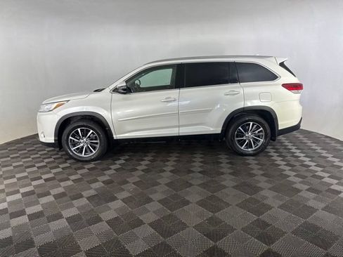 Used 2019 Toyota Highlander XLE w/ Protection Package #3 AWD/4WD image 8