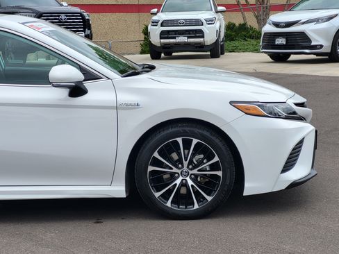 Certified 2019 Toyota Camry SE w/ Sunroof Package FWD image 7