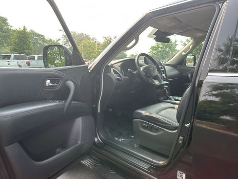 Used 2021 Nissan Armada SV AWD/4WD image 2
