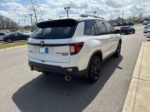 Certified 2025 Honda Passport Black Edition image 4
