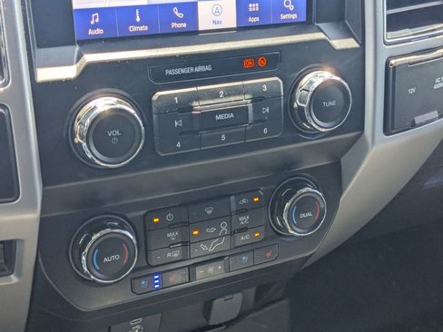 Used 2020 Ford F250 Lariat w/ Lariat Value Package AWD/4WD image 26