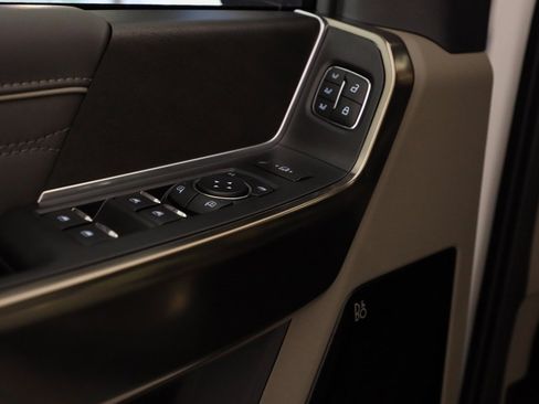 Used 2025 Ford F450 Platinum w/ Platinum Plus Package image 16