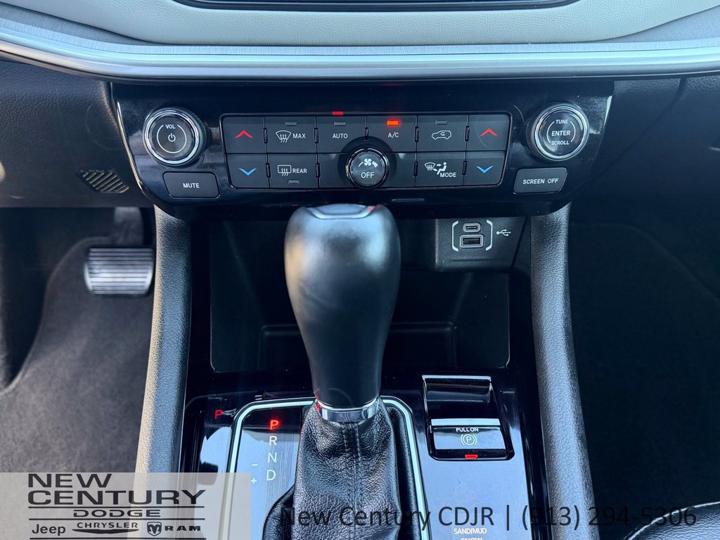 Used 2025 Jeep Compass Limited AWD/4WD image 18