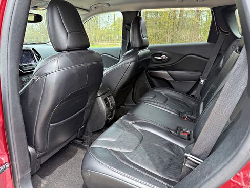 Used 2020 Jeep Cherokee Limited AWD/4WD image 18