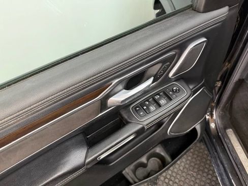 Used 2022 RAM 1500 Laramie AWD/4WD image 22
