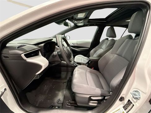 New 2025 Toyota Corolla SE image 17