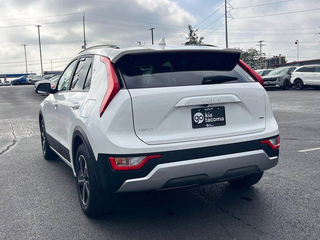 Certified 2025 Kia Niro LX FWD image 9