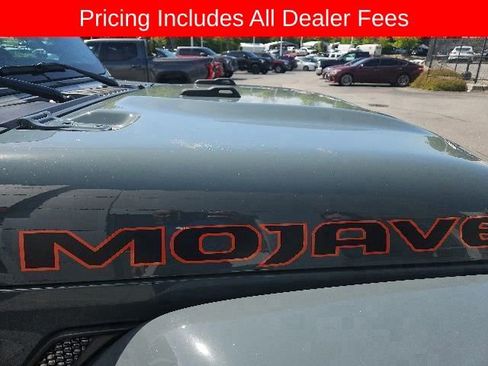 Used 2025 Jeep Gladiator Mojave AWD/4WD image 8