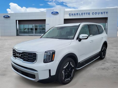 Used 2025 Kia Telluride S FWD image 2