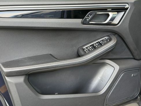 Used 2018 Porsche Macan image 26