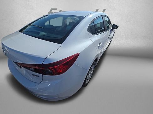 Used 2018 MAZDA MAZDA3 Sport FWD image 4