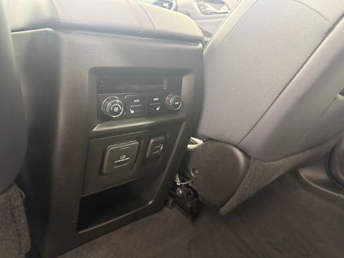 Used 2021 Chevrolet Traverse Premier w/ LPO, Floor Liner Package AWD/4WD image 40