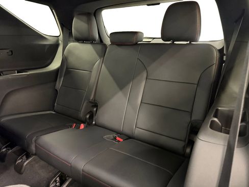 New 2026 Chevrolet Traverse RS AWD/4WD image 11