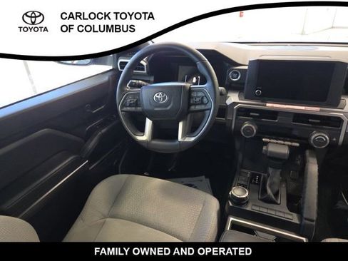 Used 2025 Toyota 4Runner SR5 AWD/4WD image 17