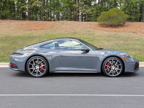 Certified 2026 Porsche 911 Carrera GTS RWD image 32