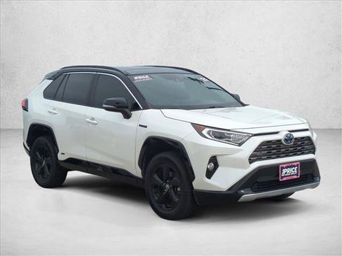 Used 2021 Toyota RAV4 XSE image 3