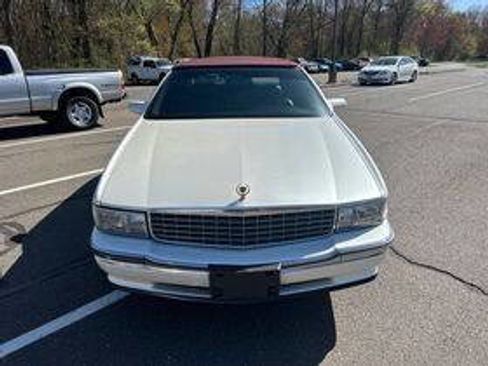 Used 1995 Cadillac De Ville Sedan image 2