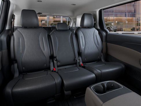 New 2026 Kia Carnival LX image 16