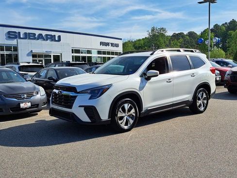 Used 2025 Subaru Ascent Premium AWD/4WD image 2