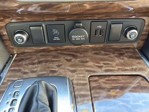 Used 2018 Nissan Armada Platinum RWD image 16