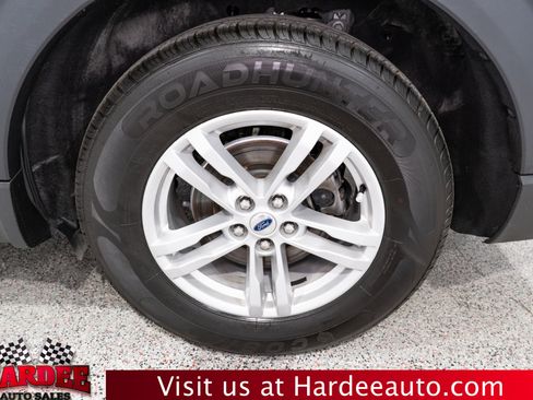 Used 2023 Ford Explorer XLT w/ Equipment Group 202A RWD image 10