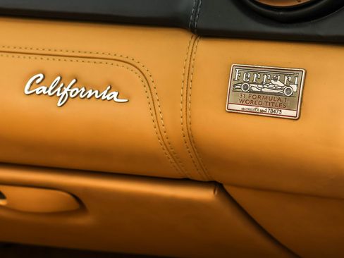 Used 2011 Ferrari California image 23