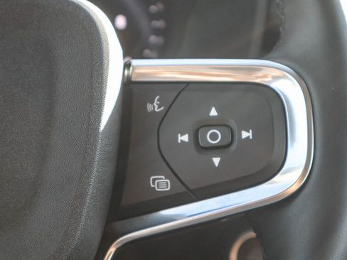 Used 2025 Volvo XC40 B5 Core AWD/4WD image 38