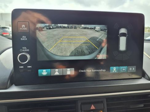 Used 2023 Honda Pilot EX-L image 5