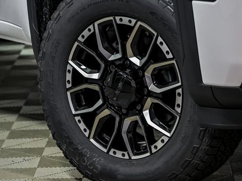New 2026 GMC Sierra 2500 AT4 w/ AT4 Preferred Package AWD/4WD image 3
