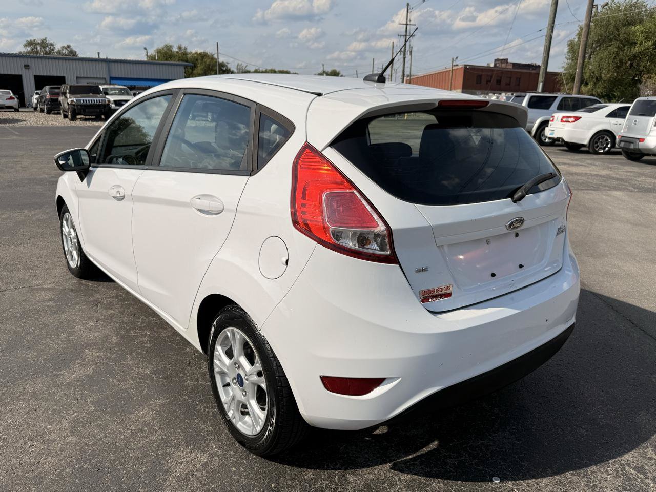 Used 2015 Ford Fiesta SE FWD image 4