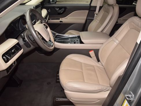 Used 2023 Lincoln Aviator Reserve w/ Equipment Group 201A AWD/4WD image 13