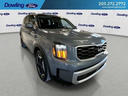 Used 2024 Kia Telluride S w/ S Sunroof Package