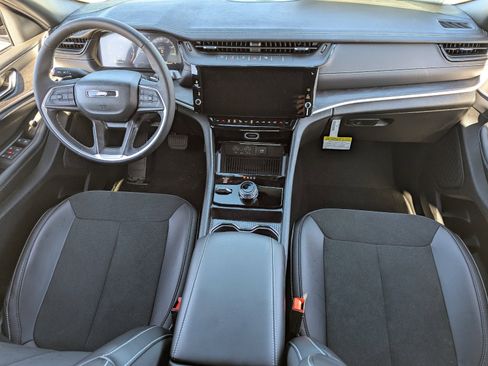 New 2026 Jeep Grand Cherokee Altitude AWD/4WD image 11