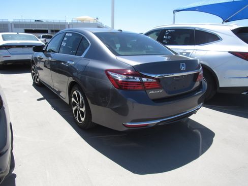 Used 2016 Honda Accord EX image 4