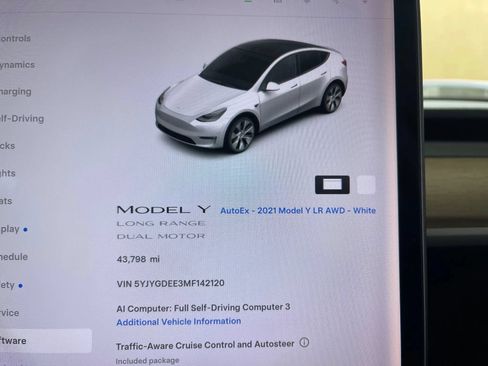 Used 2021 Tesla Model Y Long Range AWD/4WD image 36
