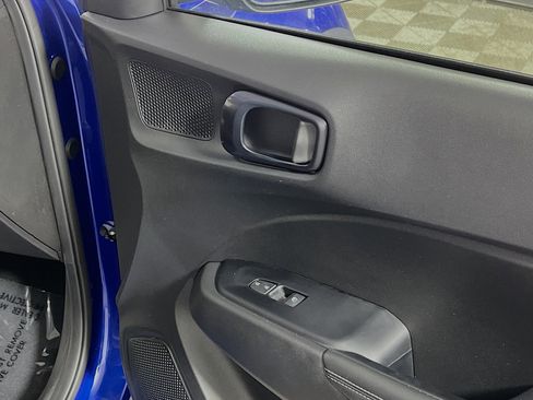 Used 2024 Hyundai Venue Limited image 32