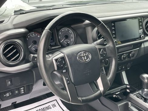 Used 2023 Toyota Tacoma TRD Off-Road w/ Technology Package AWD/4WD image 30