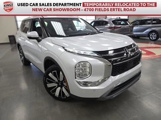 Used 2025 Mitsubishi Outlander SE FWD video 1