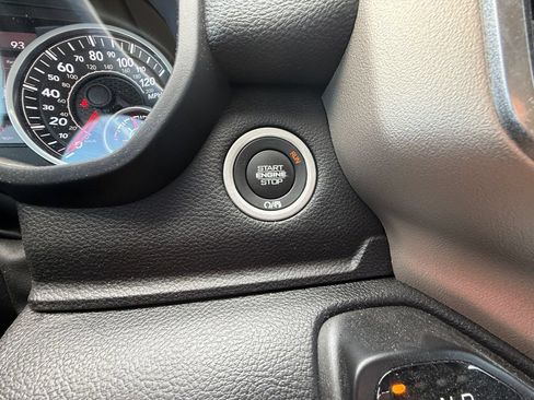 Used 2022 RAM 1500 Laramie AWD/4WD image 33