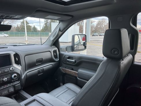 Certified 2022 GMC Sierra 3500 Denali w/ Denali Ultimate Package image 37